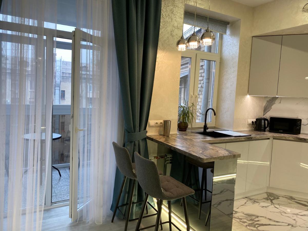 Panorama Luxury Apartment In The House With A Spire, A Historical Building In The City Centre Kharkov Luaran gambar