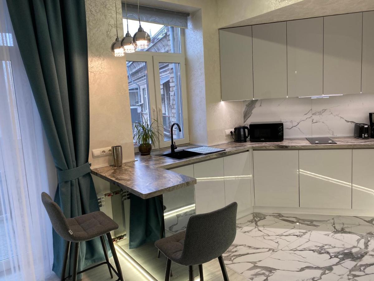 Panorama Luxury Apartment In The House With A Spire, A Historical Building In The City Centre Kharkov Luaran gambar