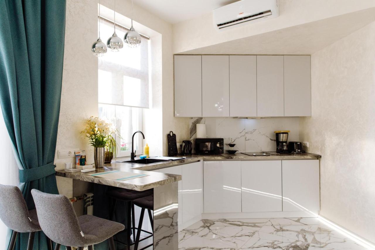 Panorama Luxury Apartment In The House With A Spire, A Historical Building In The City Centre Kharkov Luaran gambar
