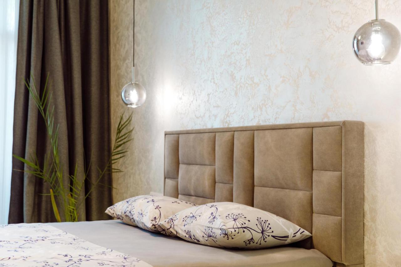 Panorama Luxury Apartment In The House With A Spire, A Historical Building In The City Centre Kharkov Luaran gambar