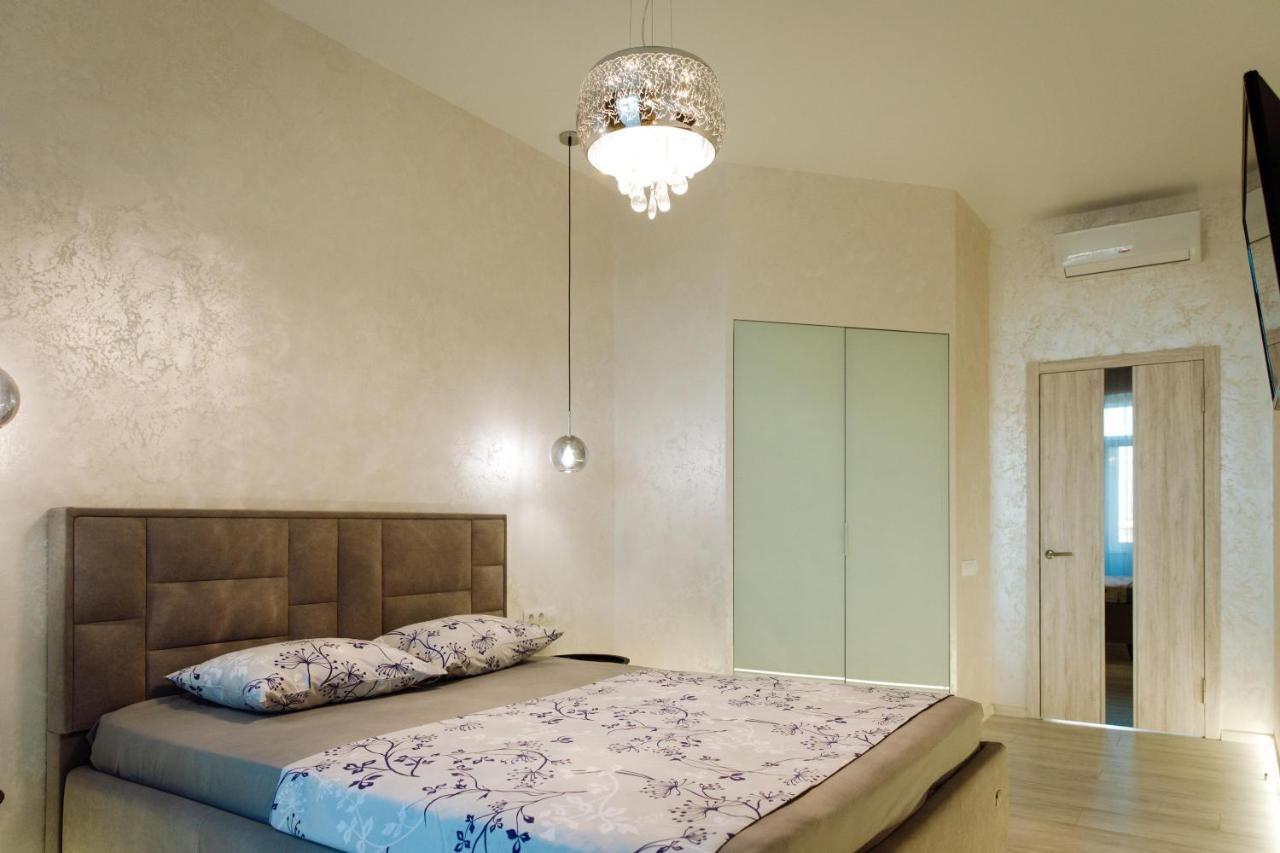 Panorama Luxury Apartment In The House With A Spire, A Historical Building In The City Centre Kharkov Luaran gambar